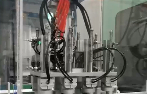 革新医疗制造：自动化机械手引领麻醉泵球囊生产迈入高精度、高效率新时代